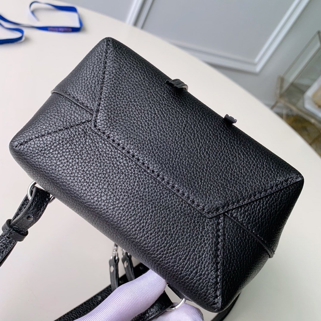 l0*is V*t0n backpack m54573-16*19.4*10cm