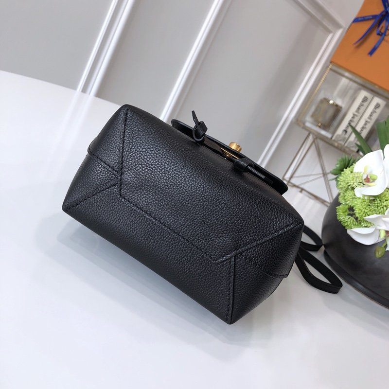 l0*is V*t0n backpack m54573-16*19.4*10cm