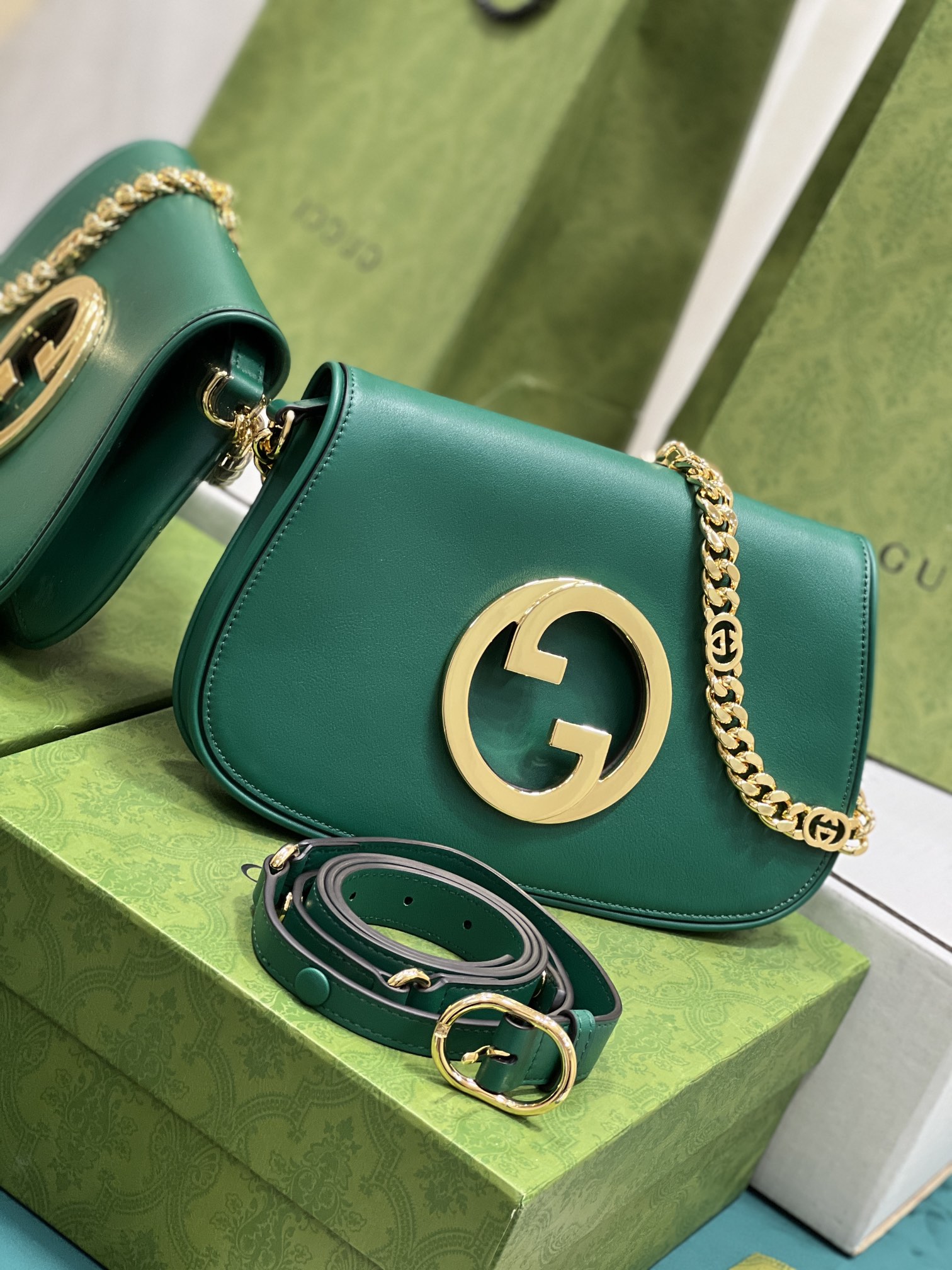 G*u*i blondie shoulder bag-28*16*4cm