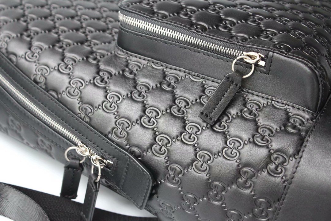 G*u*i backpack-32*41*15cm