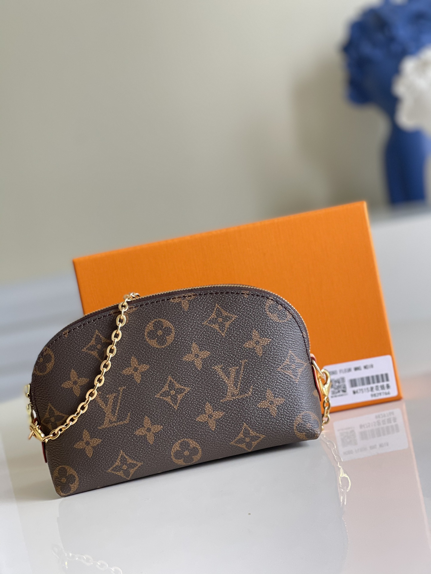 l0*is V*t0n cosmetic bag-17*12*6cm