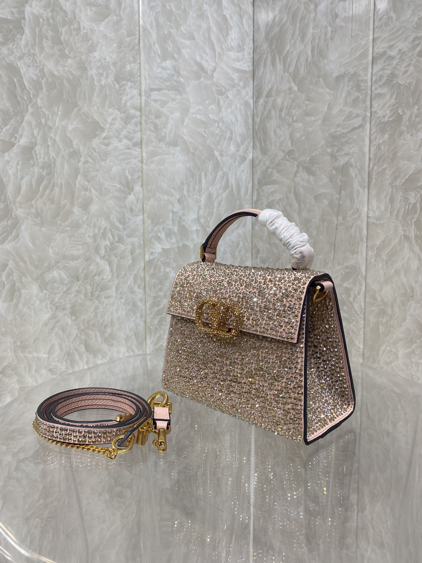 Va1e*ntin0 vlogo signature chain bag-19*13*9cm
