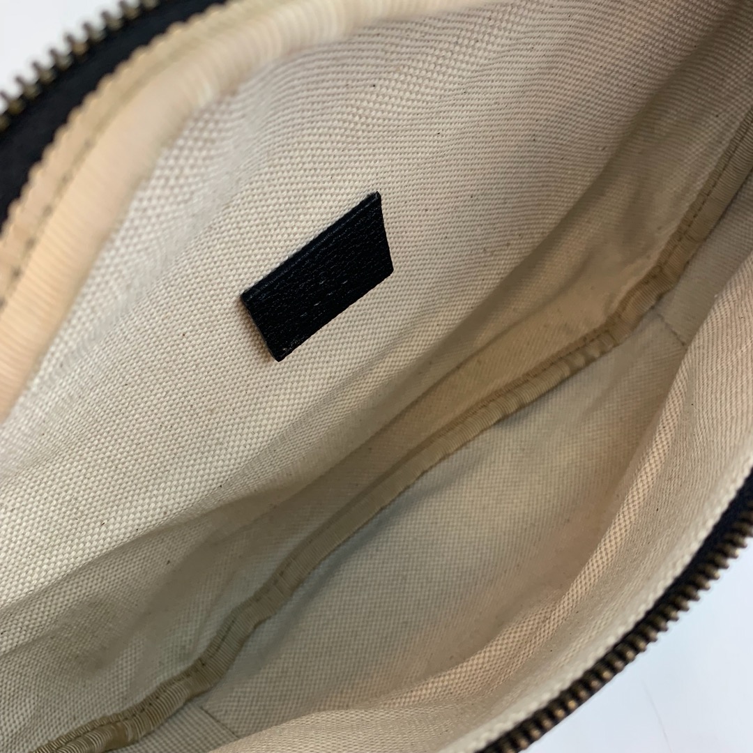 G*u*i waist bag-28×18×8cm