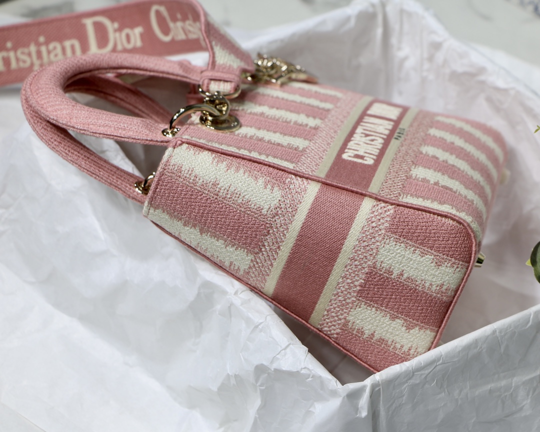 lady D*or bag-24*20*11cm