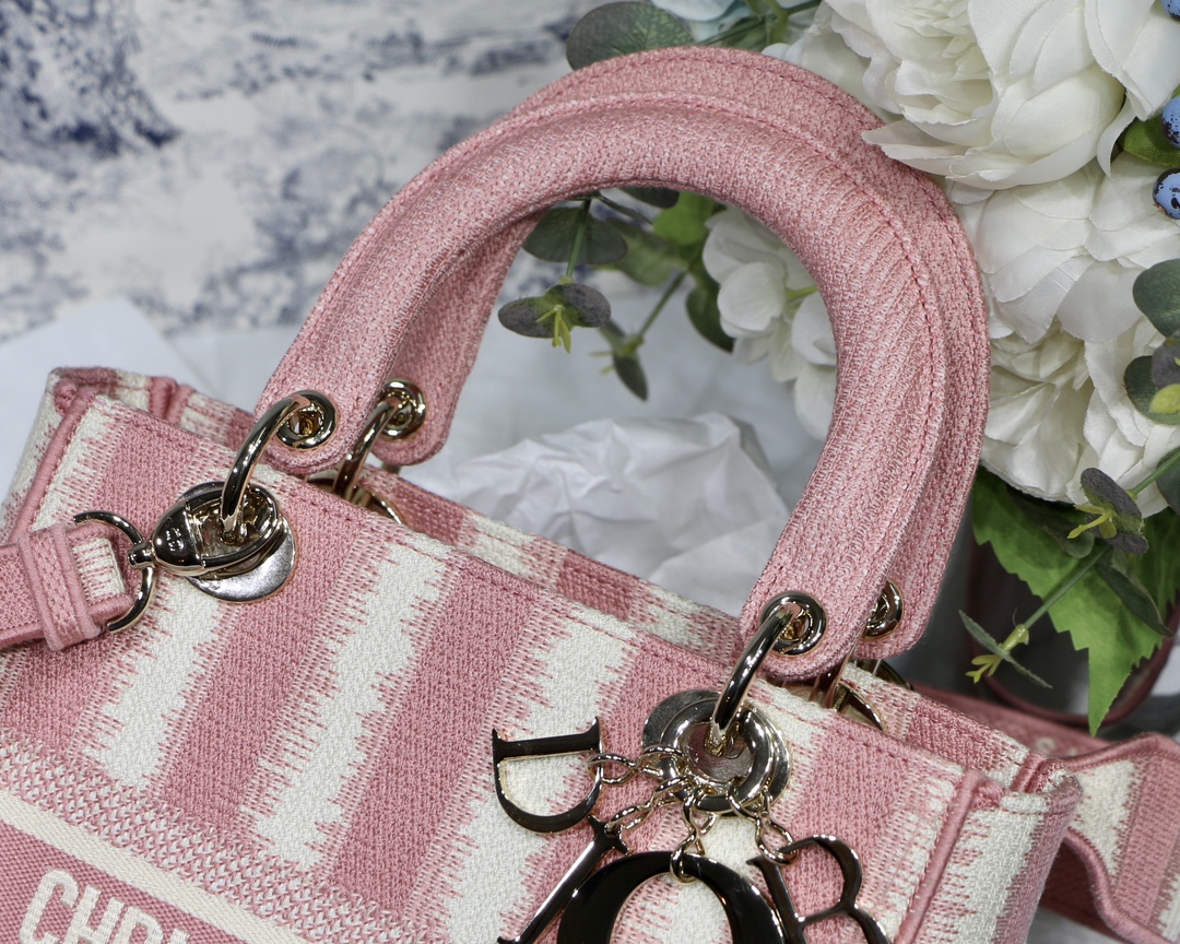 lady D*or bag-24*20*11cm
