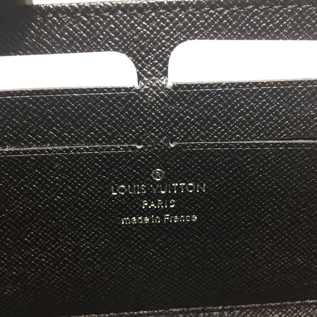 l0*is V*t0n zippy wallet-19*10*2cm