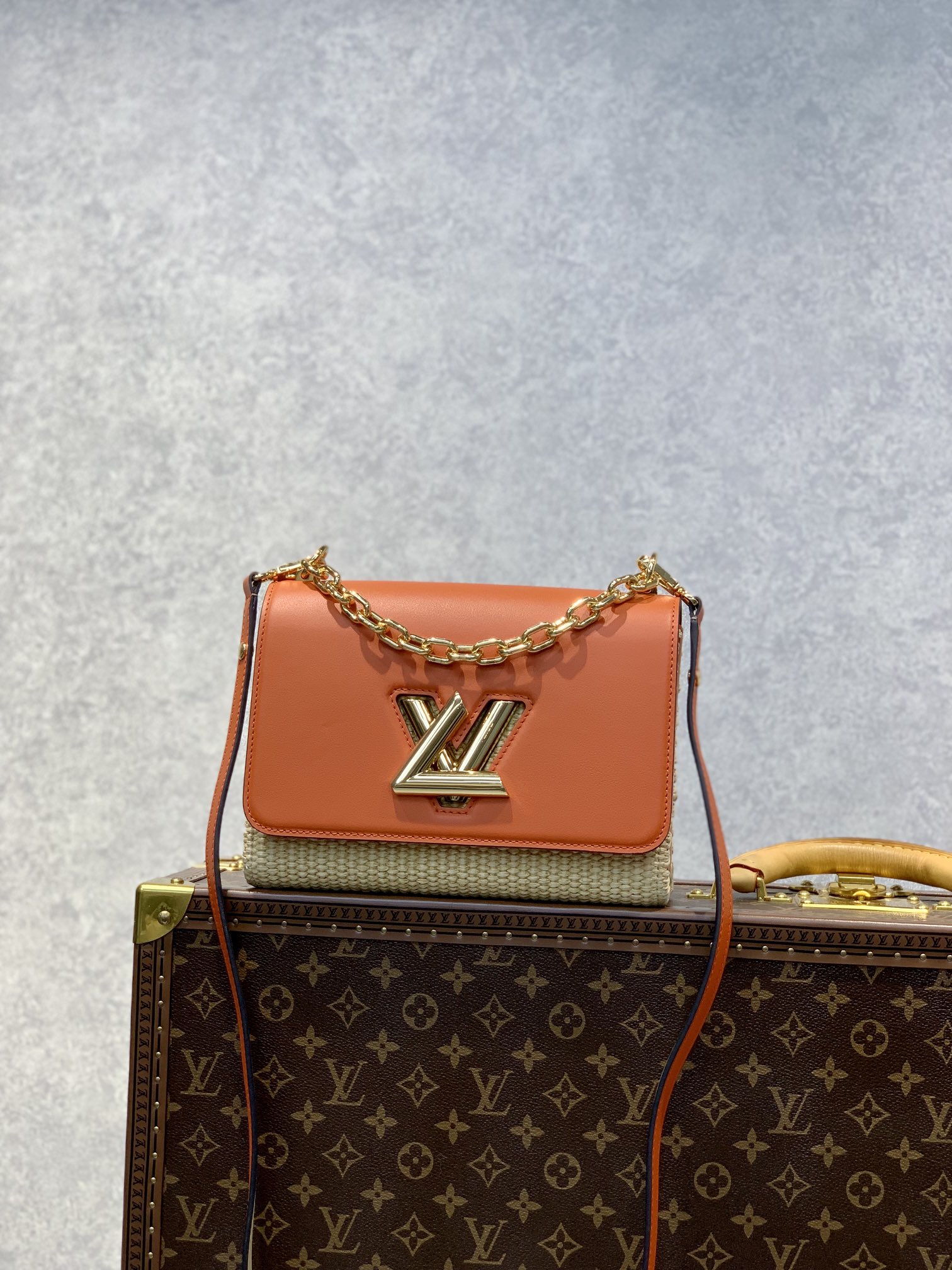 l0*is V*t0n twist mm-23*18*8cm