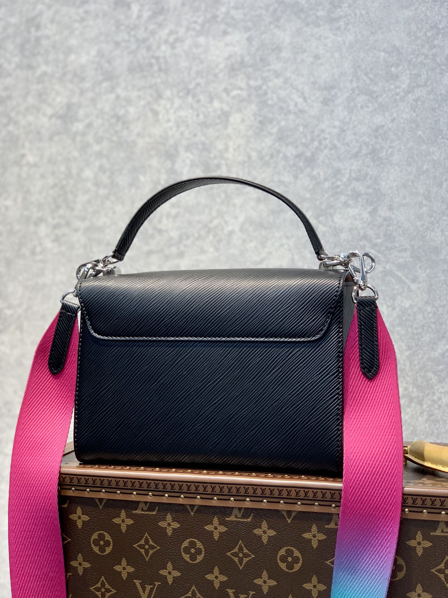 l0*is V*t0n twist mm-23*18*8cm