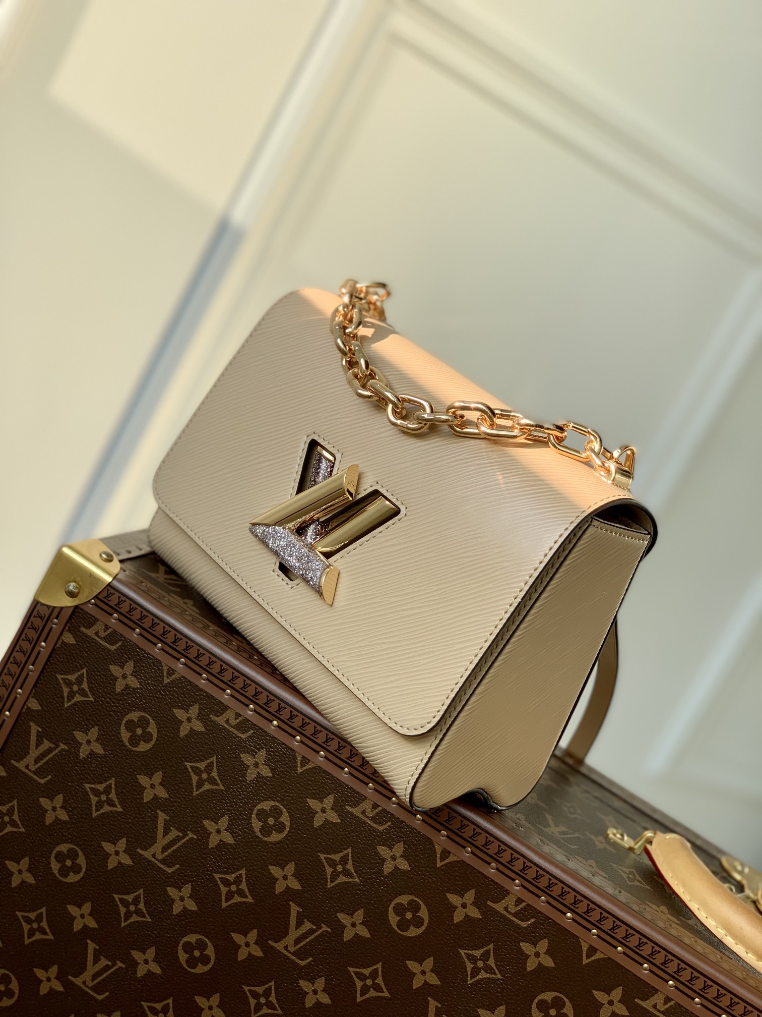 l0*is V*t0n twist mm-23*18*8cm