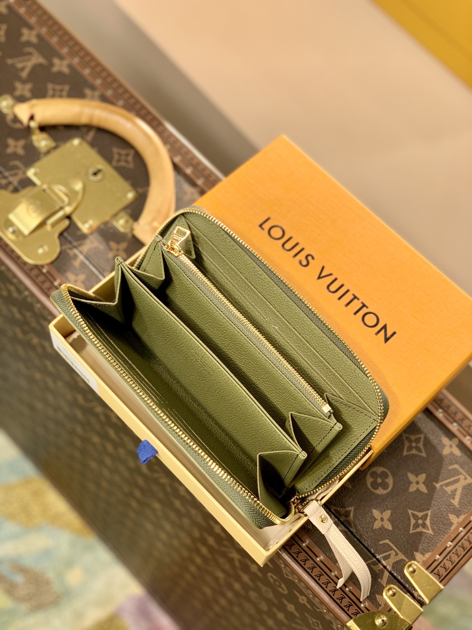 l0*is V*t0n spring in the city zippy wallet m81280-19.5x10.5x2.5cm