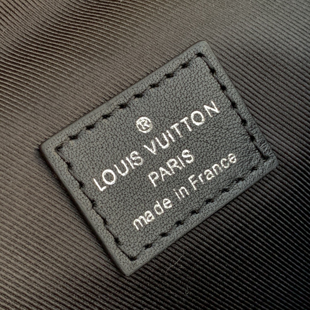 l0*is V*t0n christopher backpack-30*42*17cm