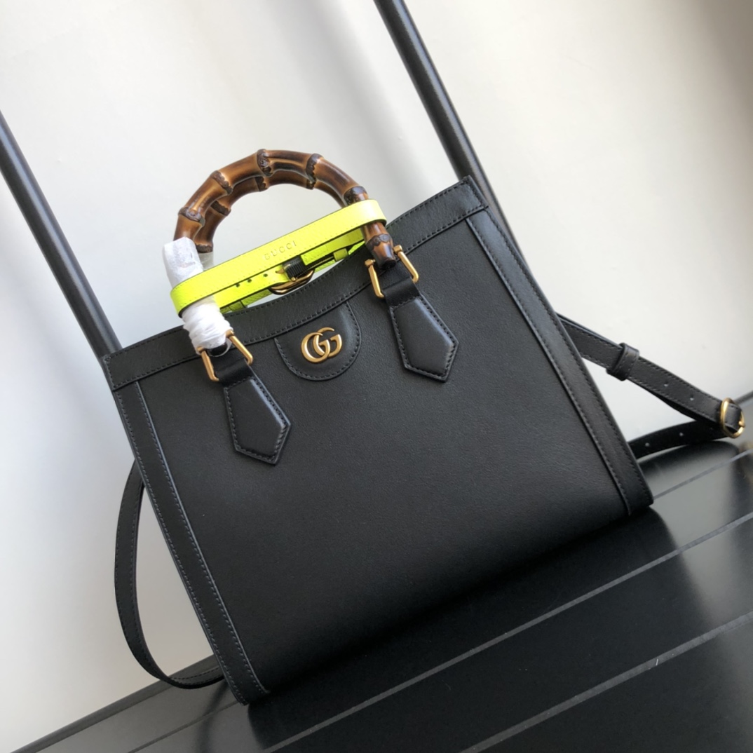 G*u*i diana top handbags