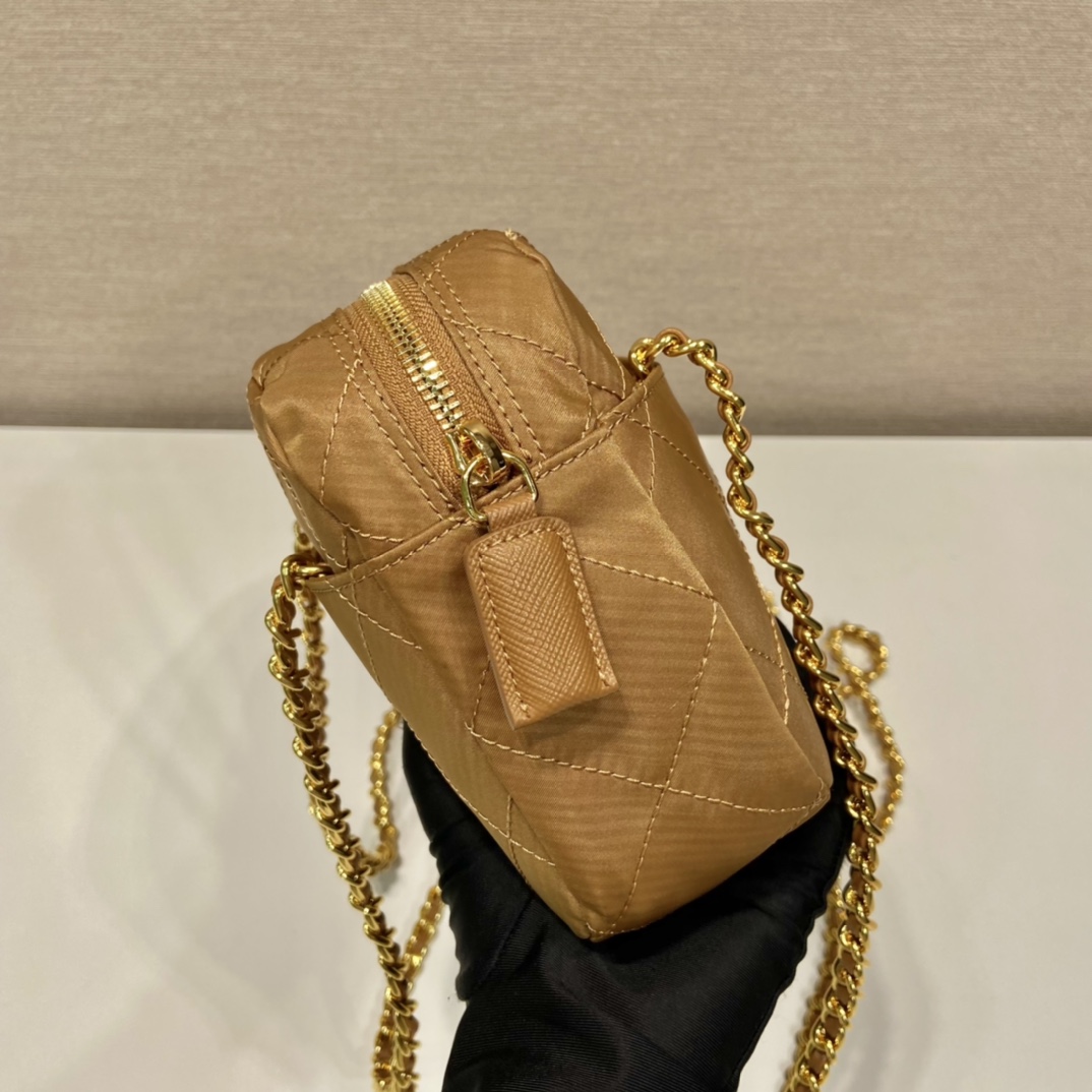 Pra*a 1bd632 vintage bag-19*14*6cm