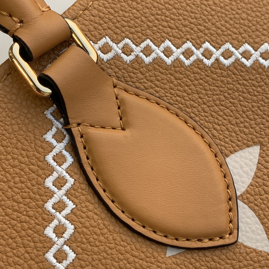 l0*is V*t0n by the pooll onthego handbag-35*27*14cm