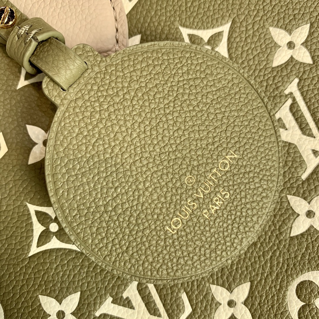 l0*is V*t0n spring in the city onthego handbag-35*27*14cm