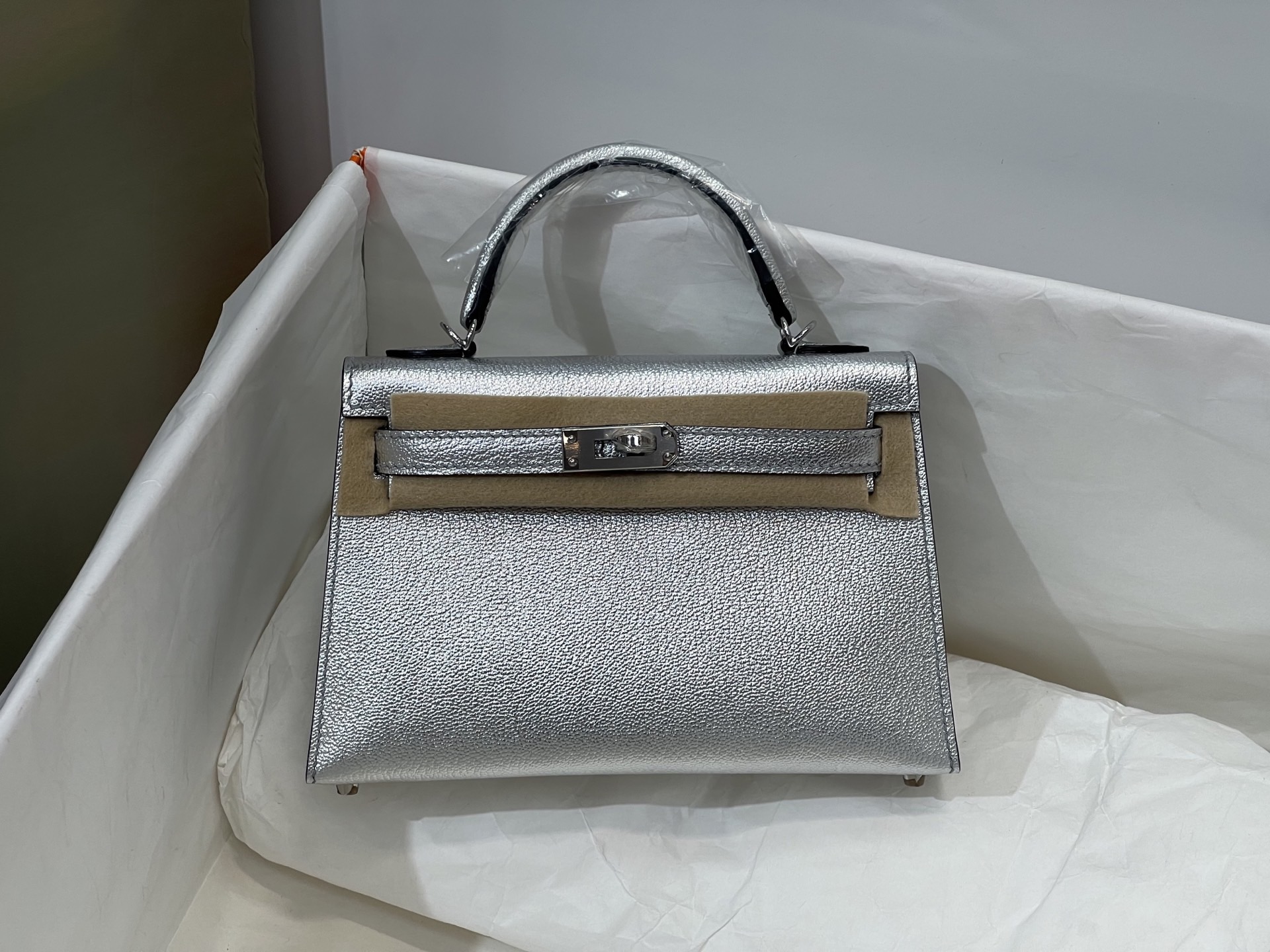 H**me5 Mini Kelly Chèvre 19