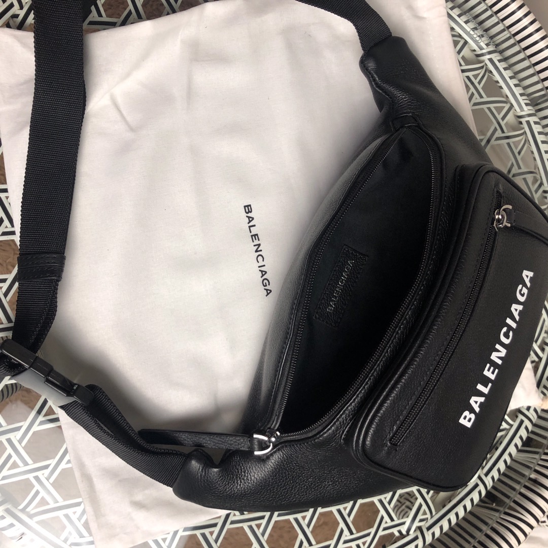Ba*len*cia*ga crossbody bag-25x17x5cm