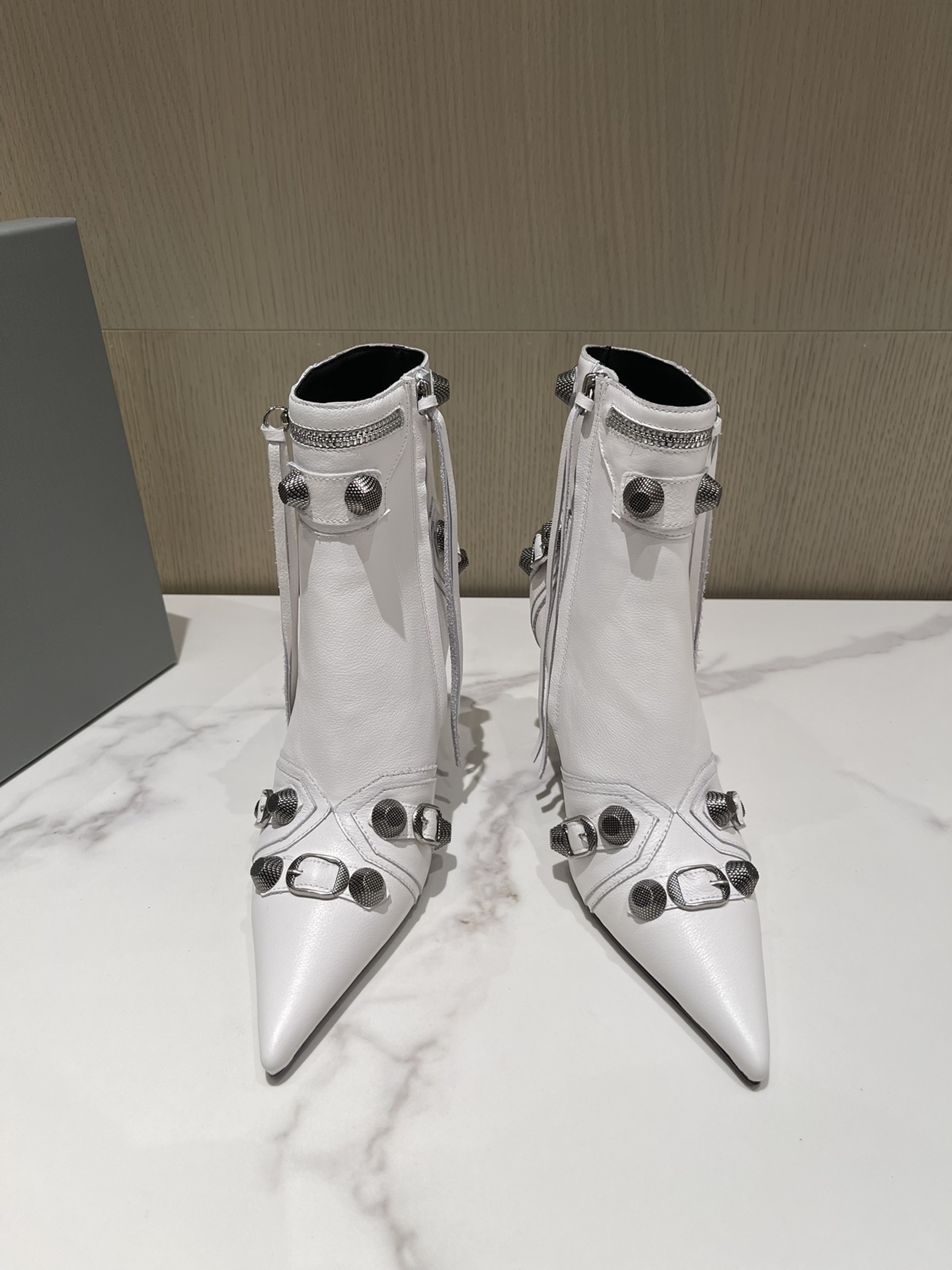 Ba*len*cia*ga boots