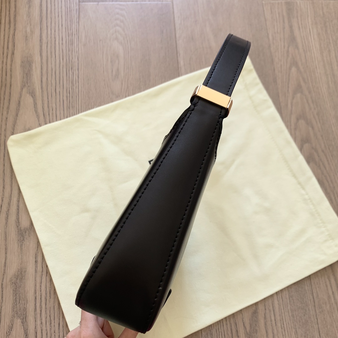B**rry armpit bag-28x14x5cm