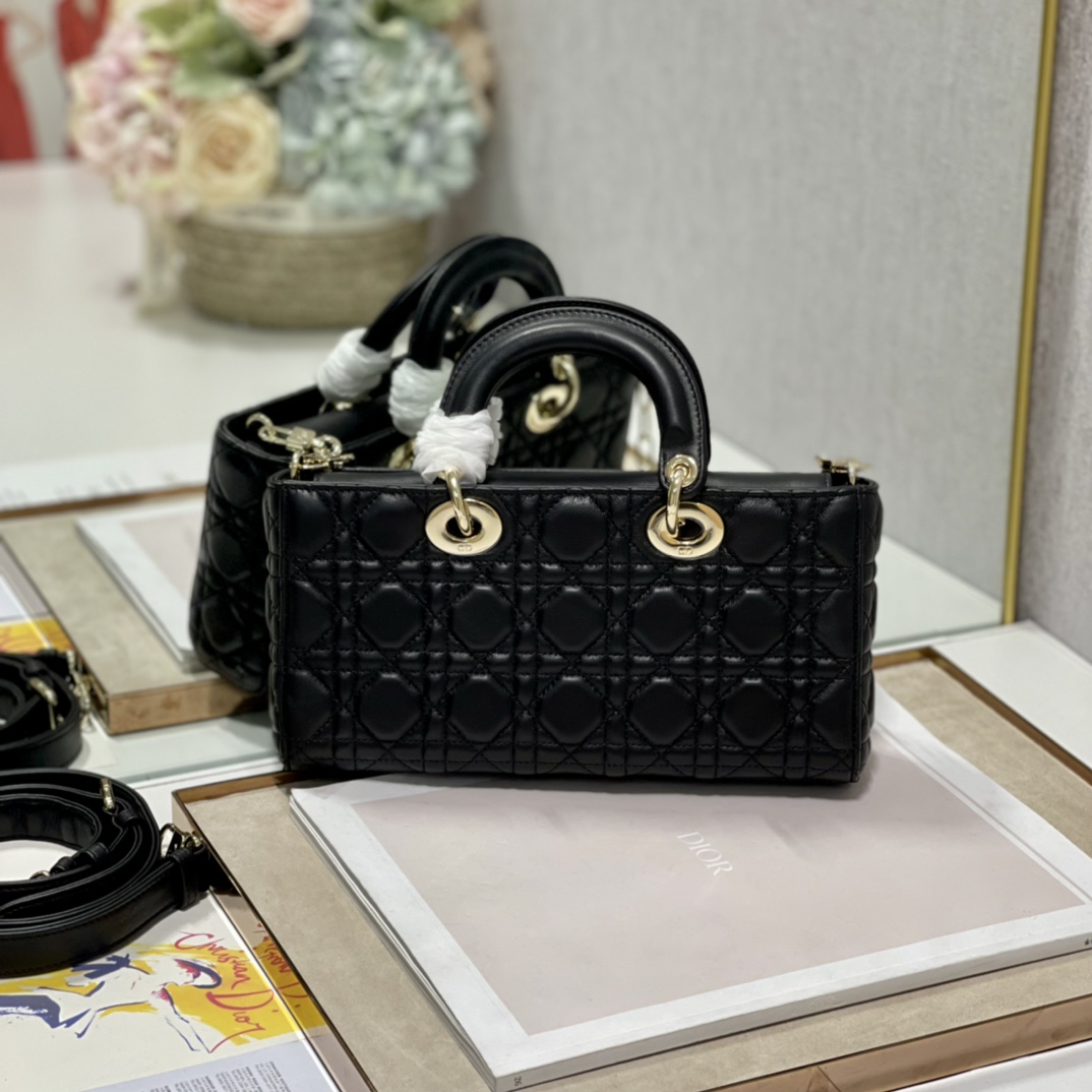 D*or lady bag-26 x 13.5 x 5cm
