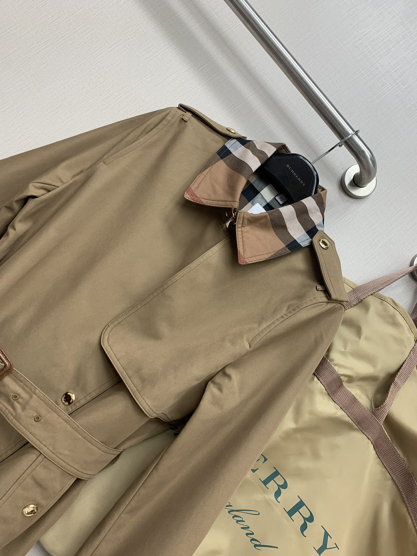 B**rry 204ss trench