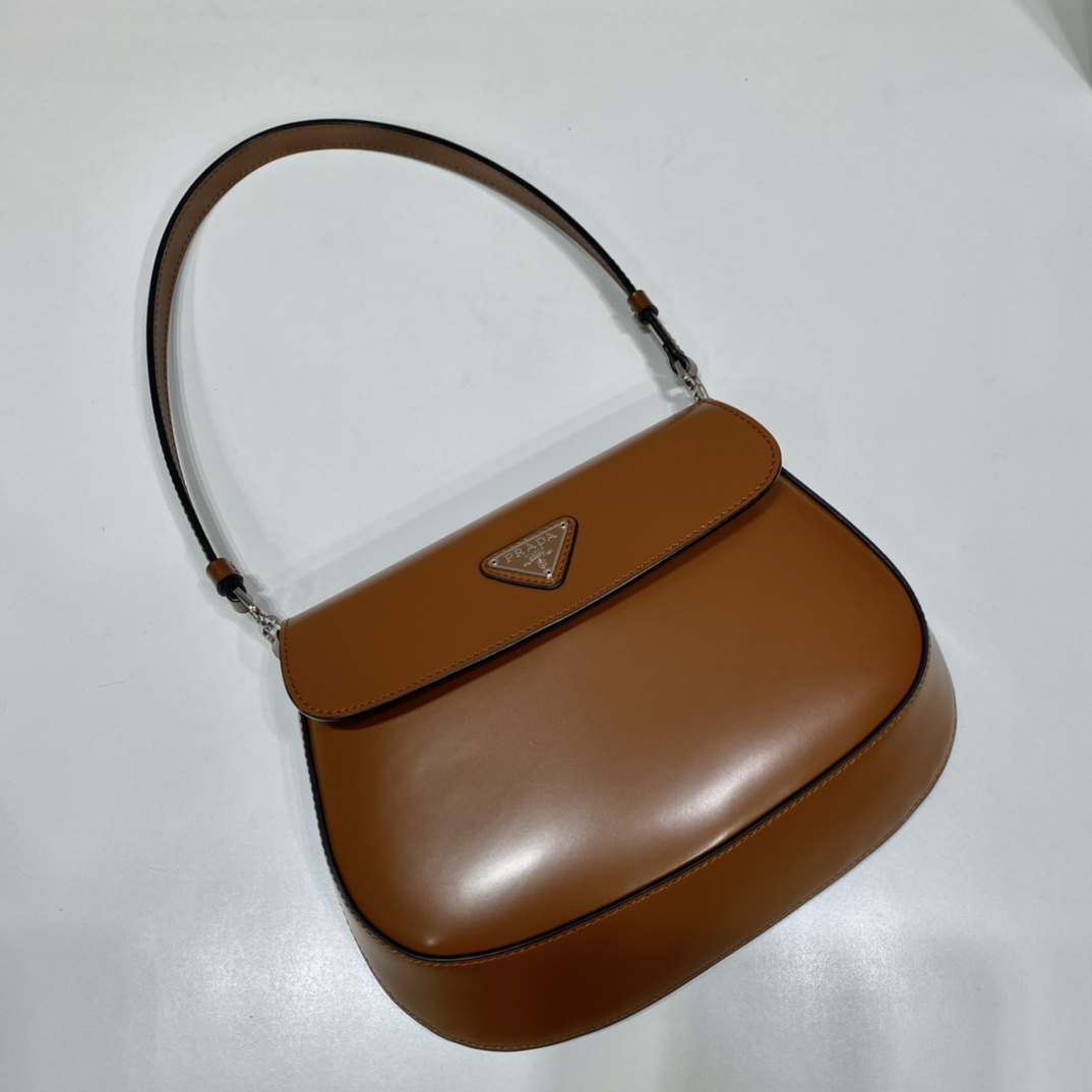 Pra*a cleo handbags-patent leather-23*18*4cm