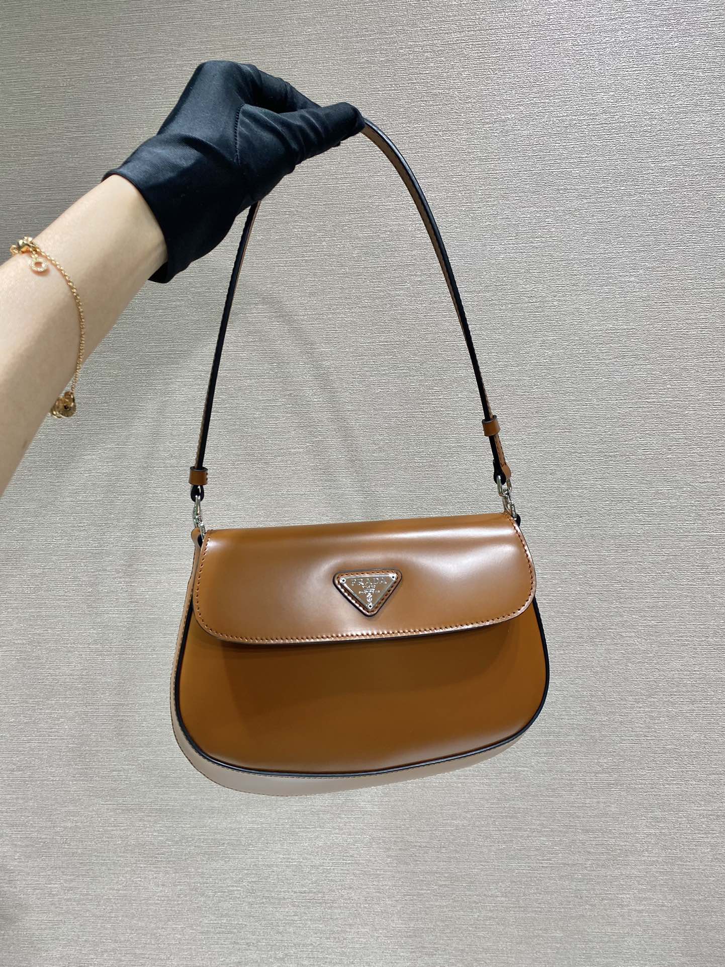 Pra*a cleo handbags-patent leather-23*18*4cm