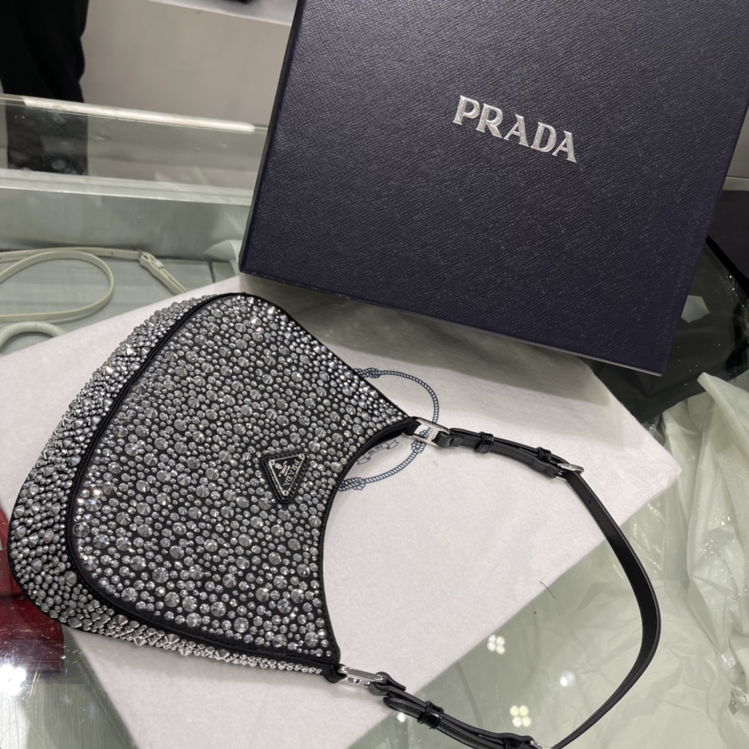 Pra*a cleo handbags-patent leather-23*18*4cm