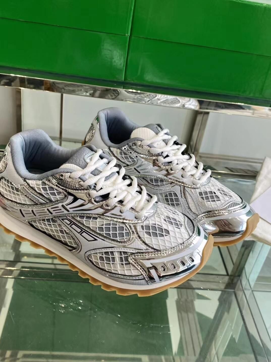 b0tte*a Ven*ta orbit sneaker