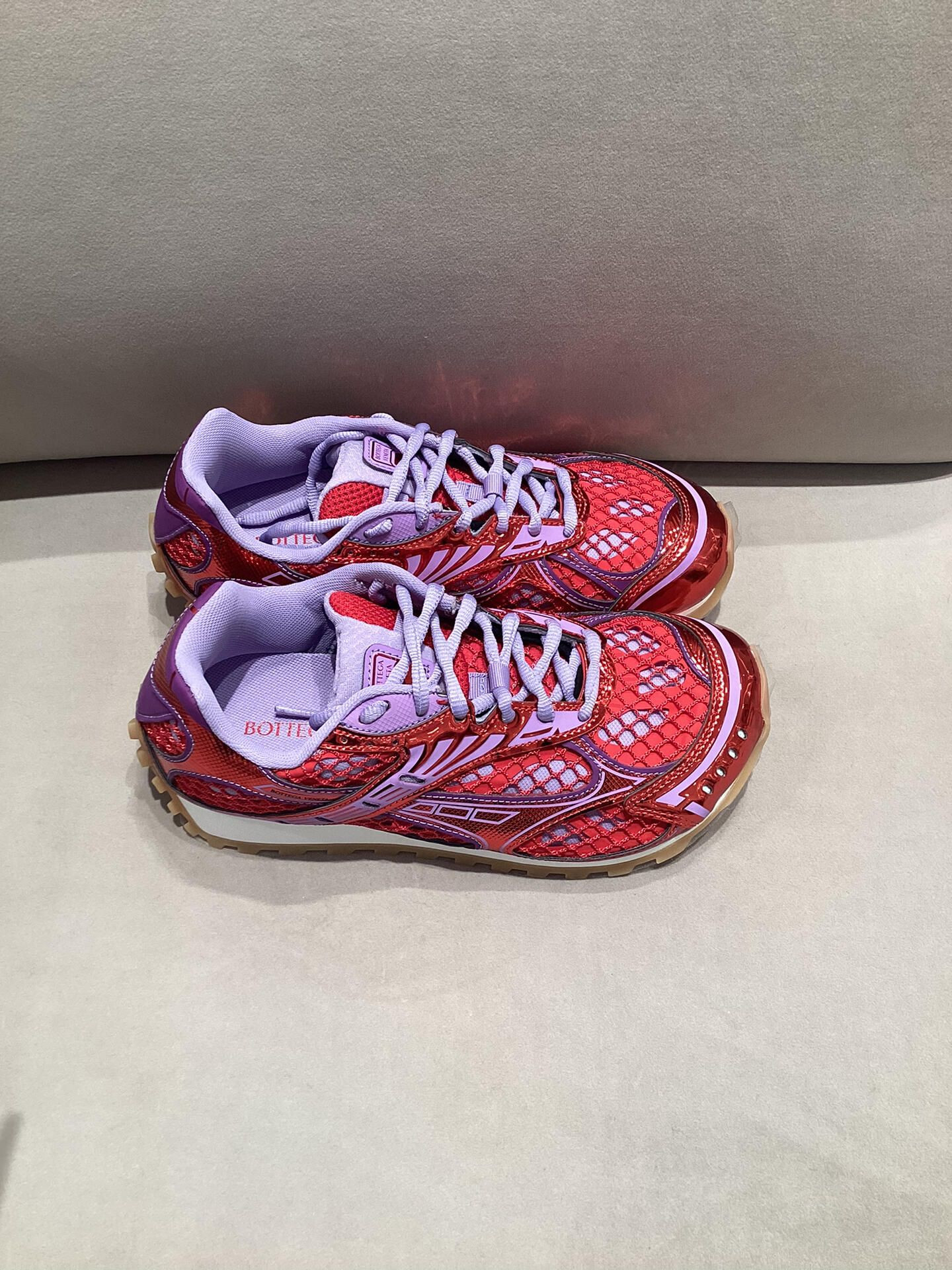 b0tte*a Ven*ta orbit sneaker