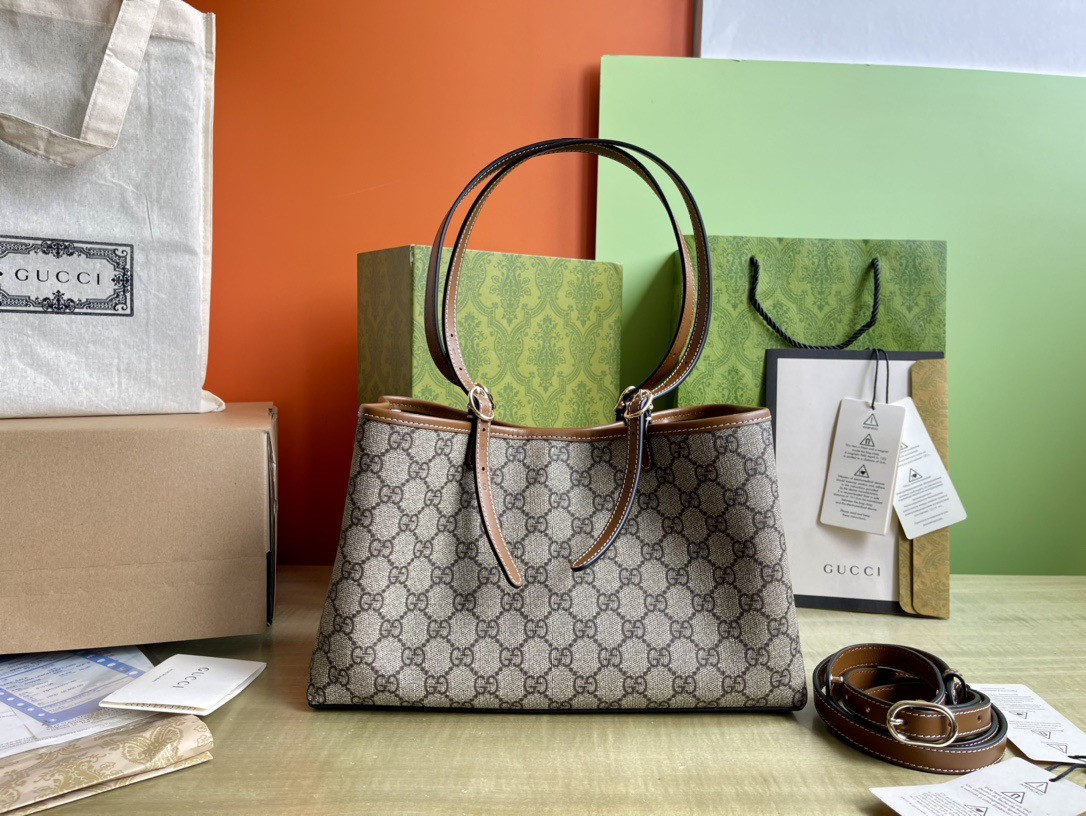 Gvc*1 Medium Emblem Shoulder Bag-31*18*11cm