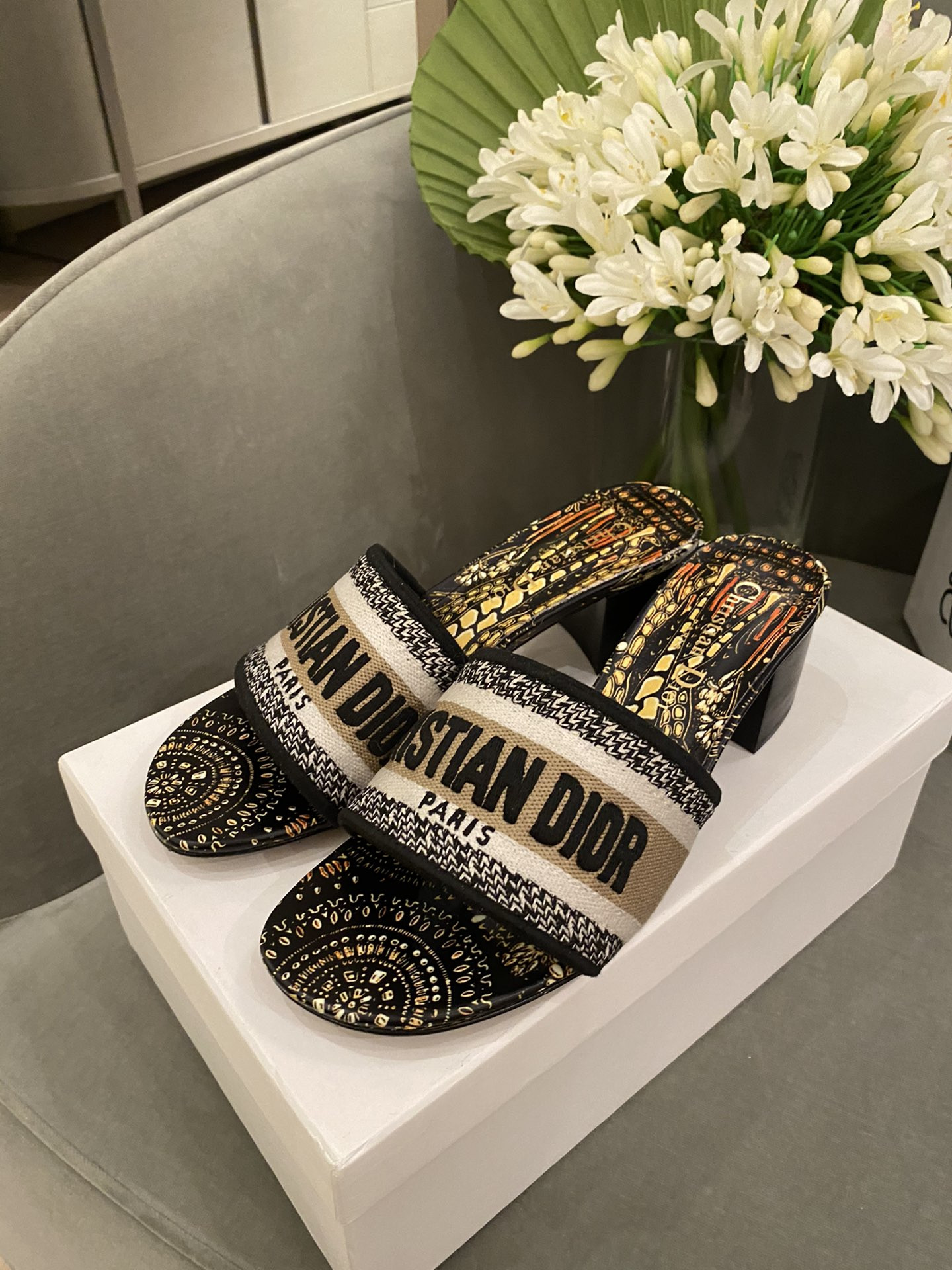 D*or slippers