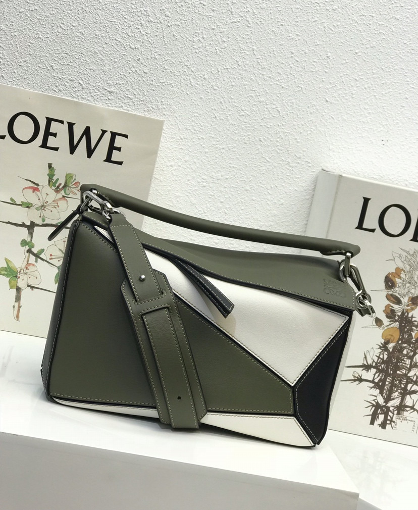 L0ew* puzzle medium bag-29*18*12cm