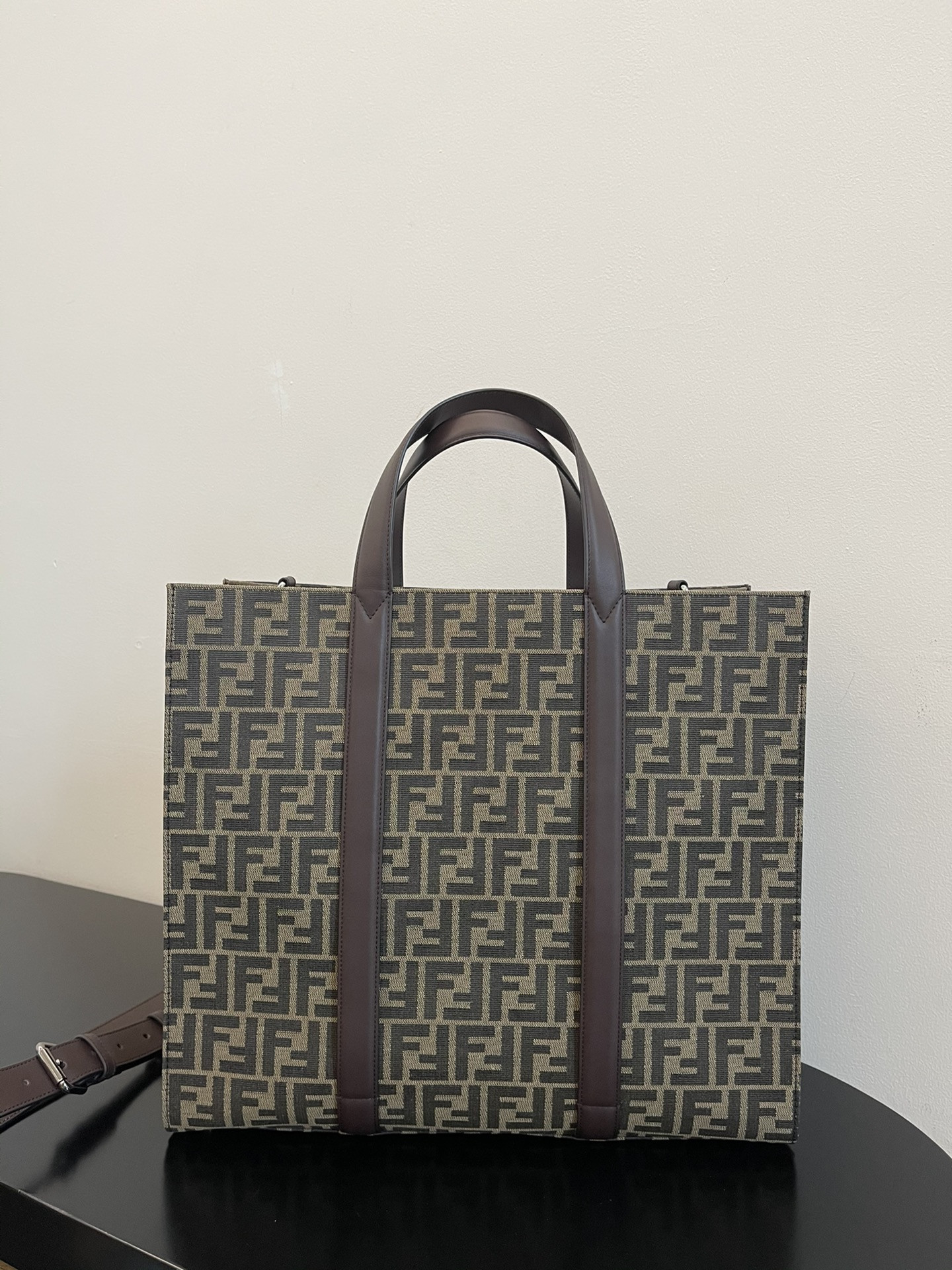 F**di tote-41x35x19cm