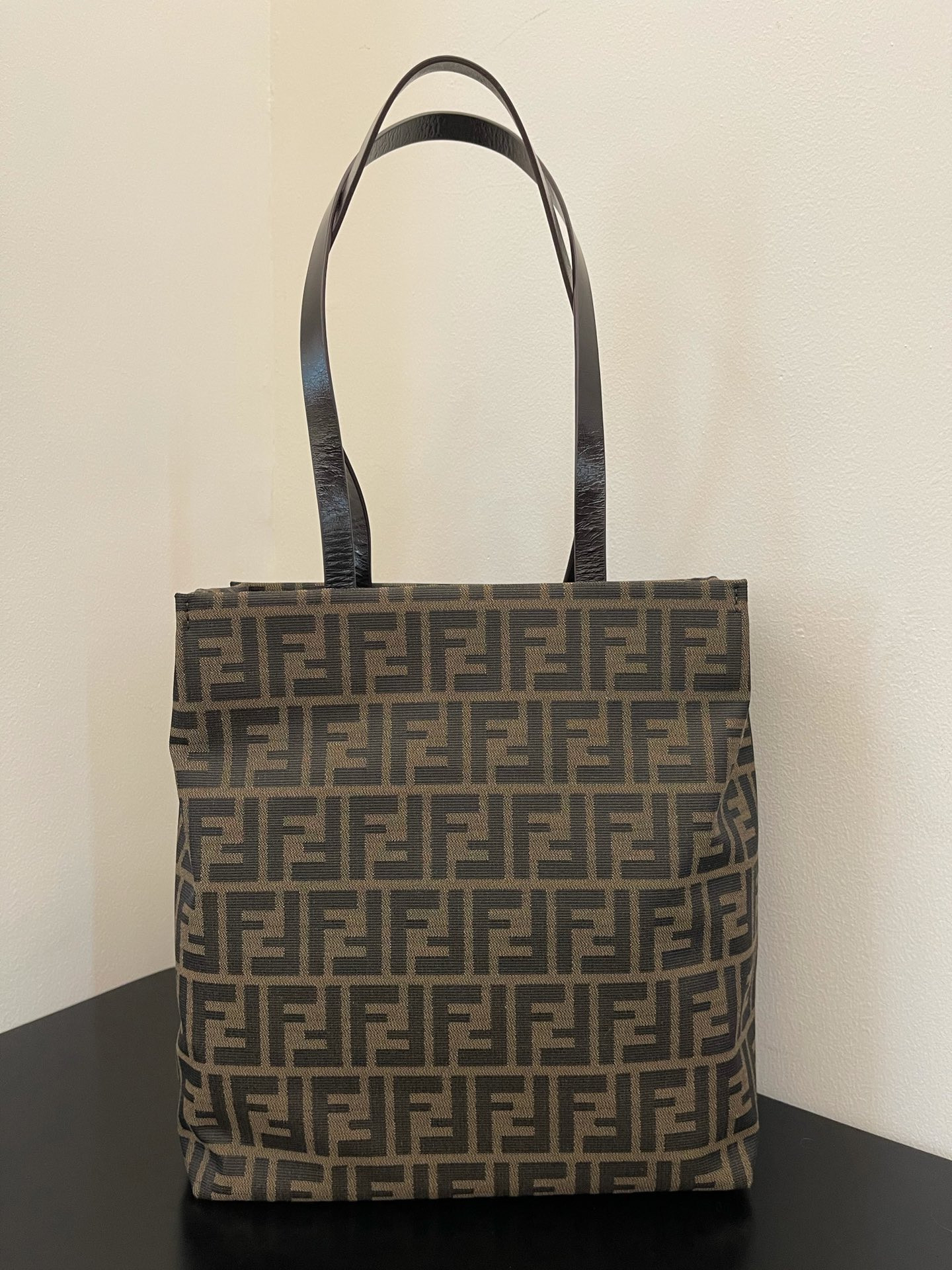 F**di vintage tote-27x30x13cm