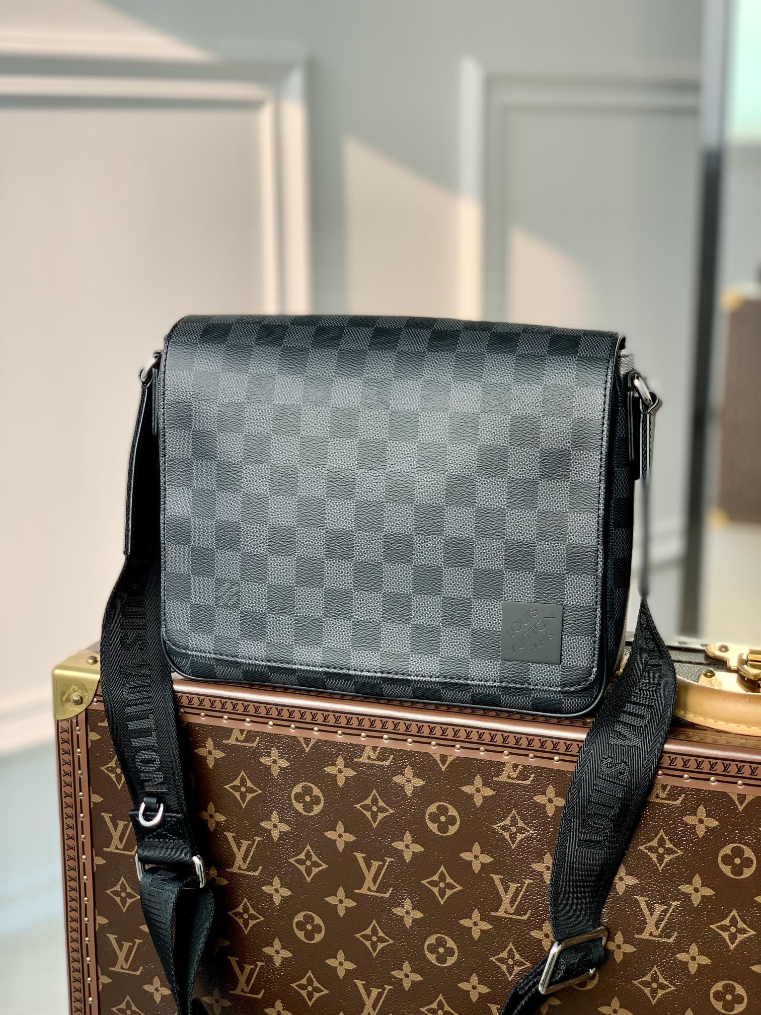 l0*is V*t0n district messenger bag-m46255-26*20*7cm