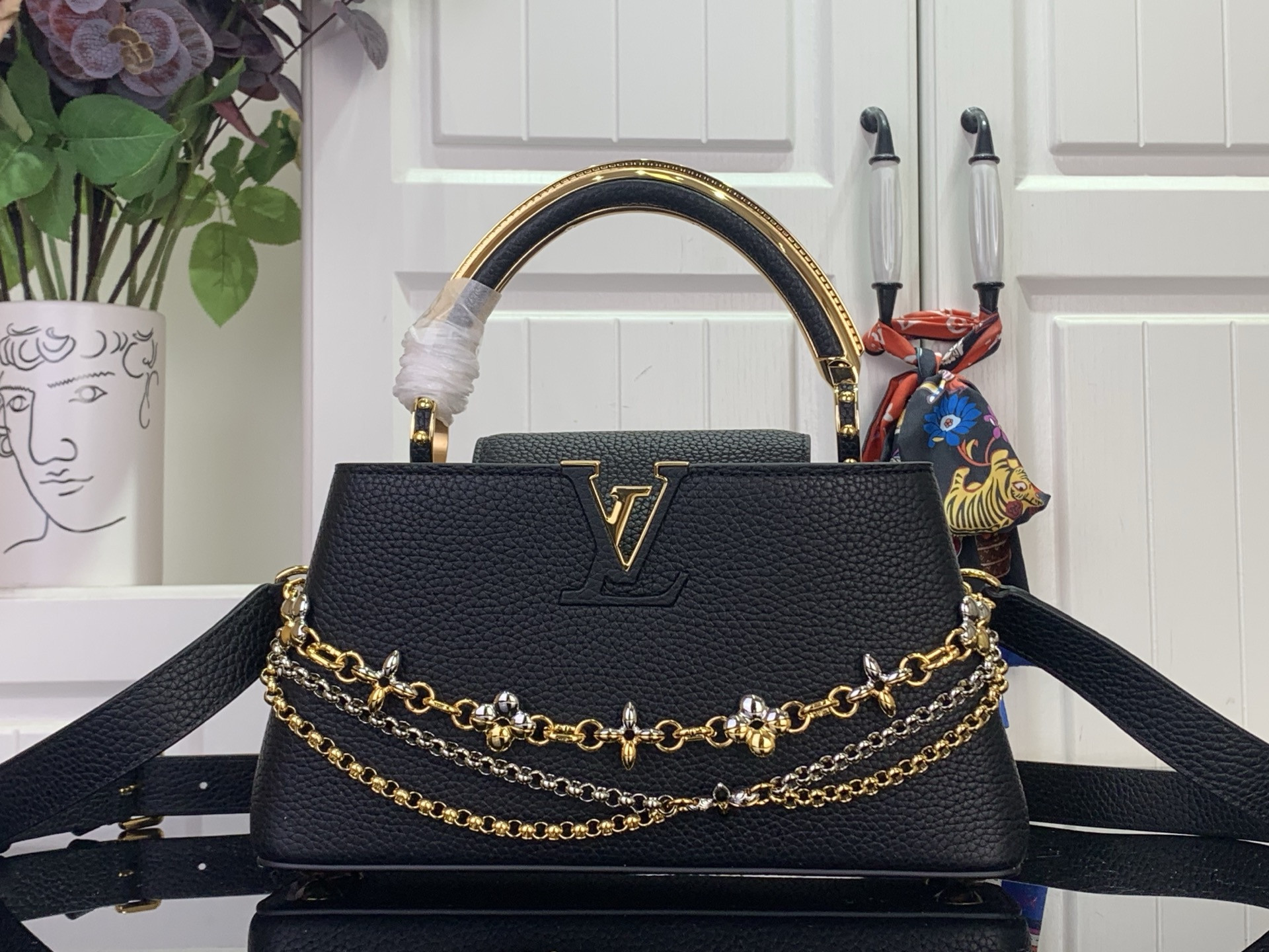 L0vis Vvtt0n Sac Capucines East West BB-29x18x9CM
