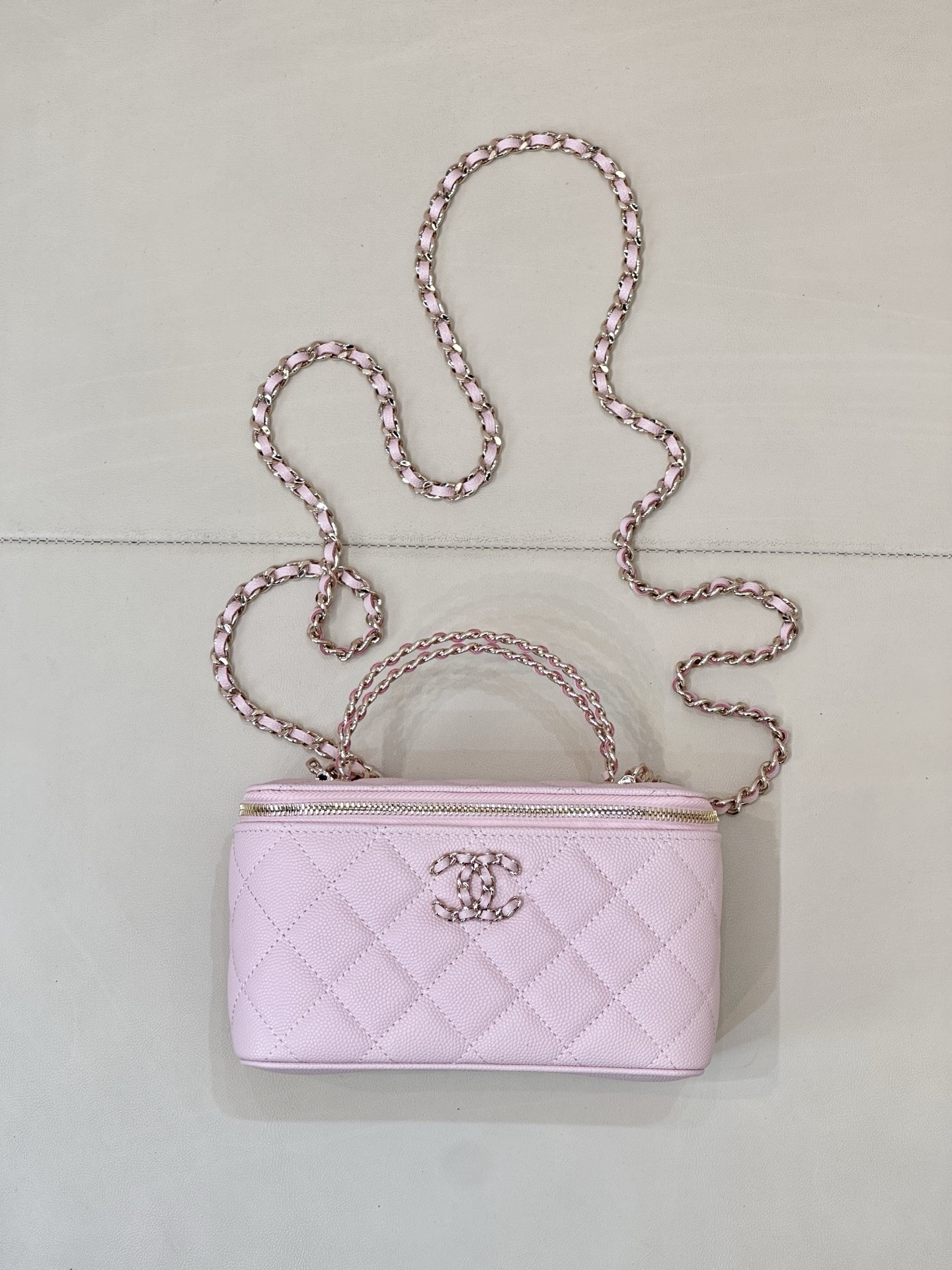 Ch@nel Vanity With Chain -17×19.5×5CM