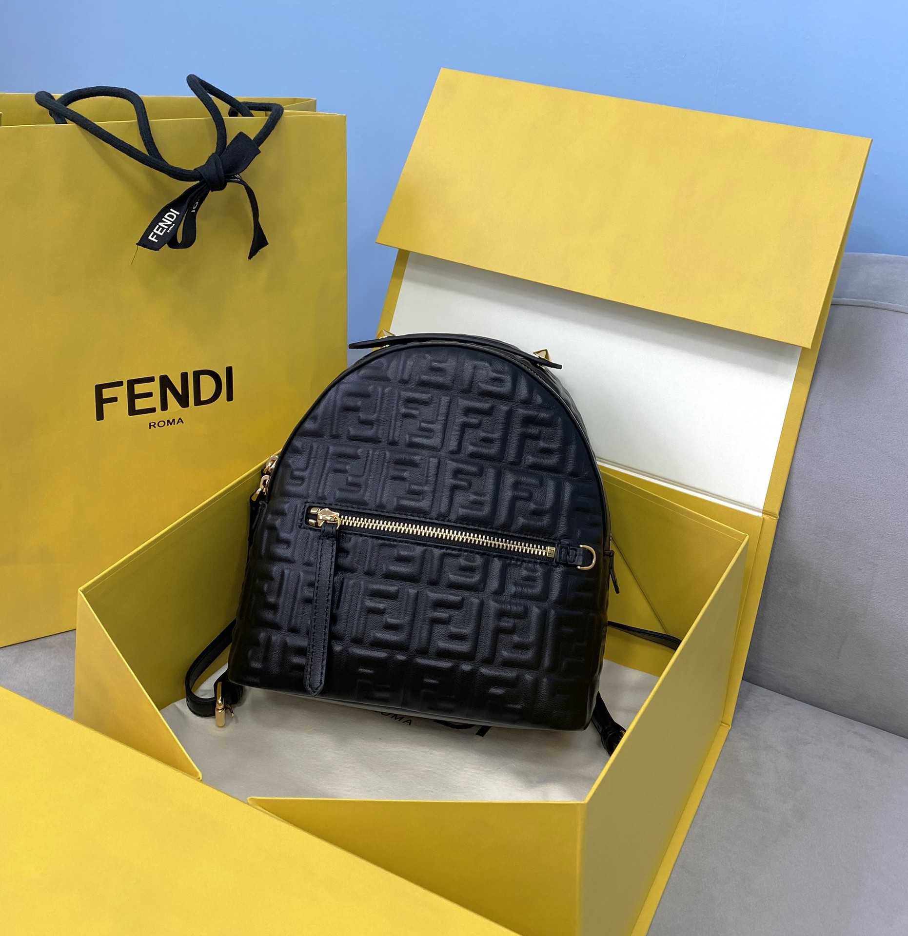 F**di backpack-22x10x22cm
