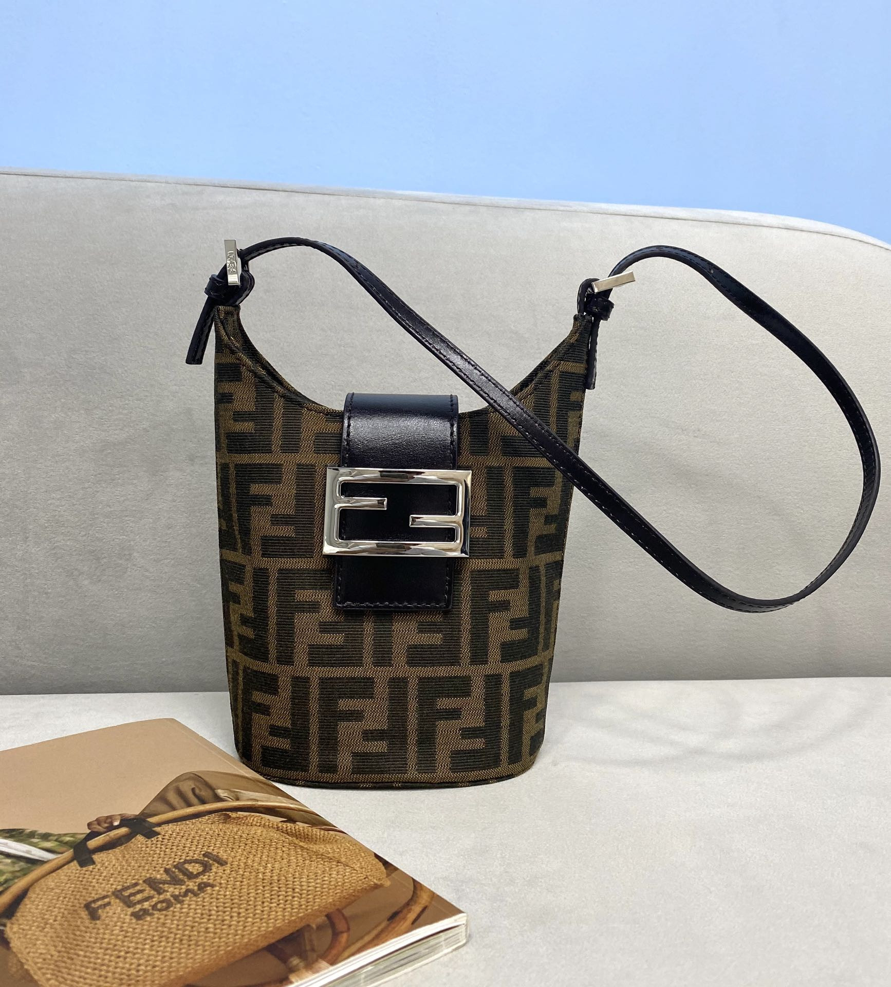 F**di vintage handbags-13×8×19cm