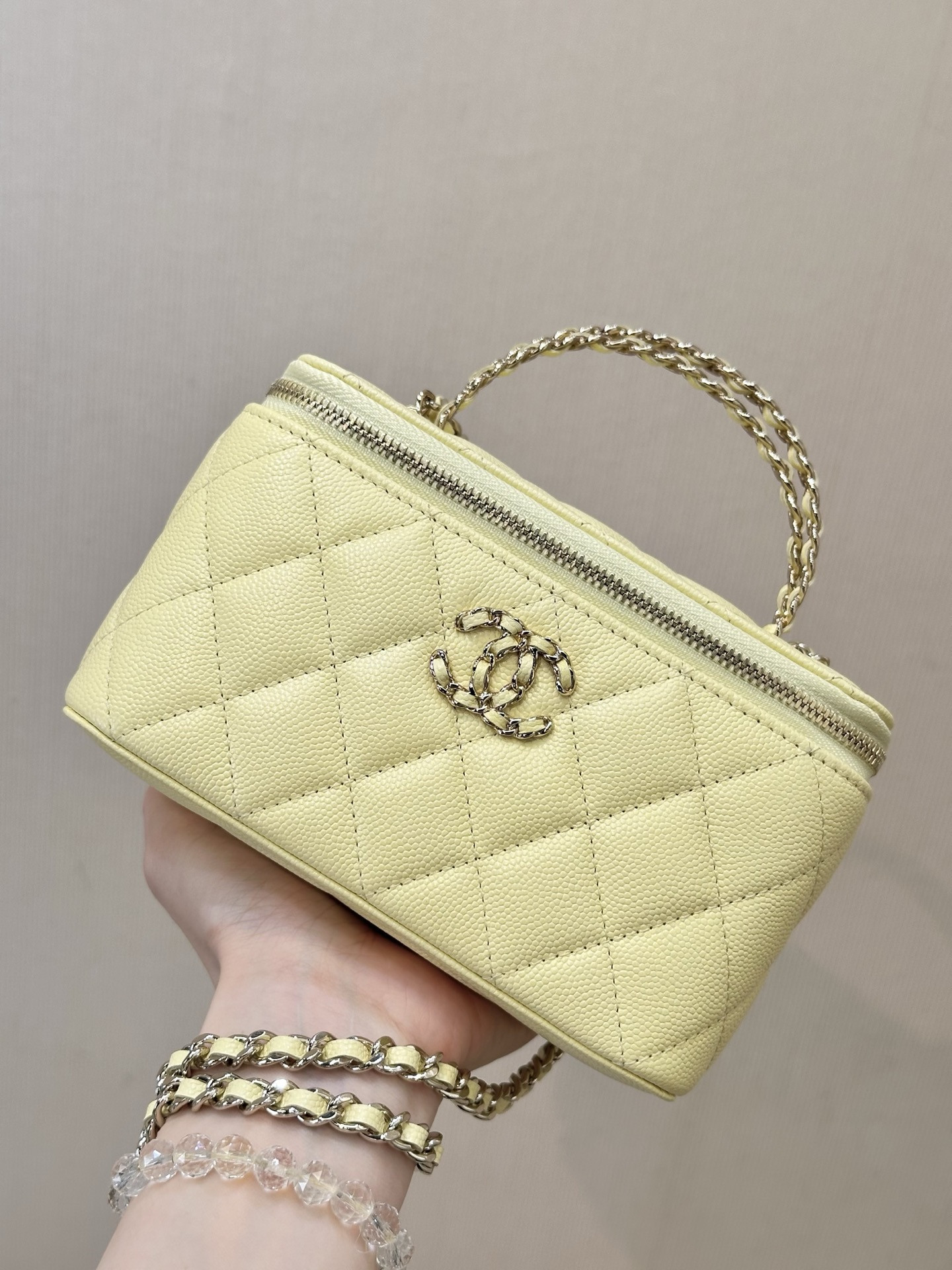 Ch@nel Vanity With Chain-16×10×8CM