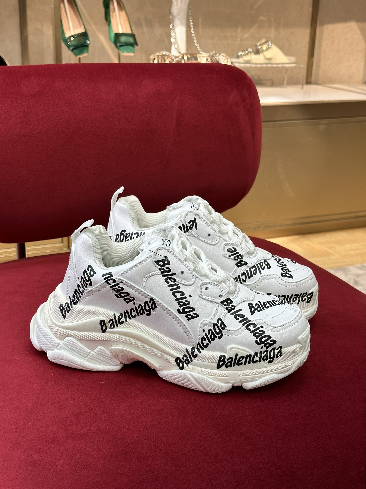 Ba*len*cia*ga sneaker