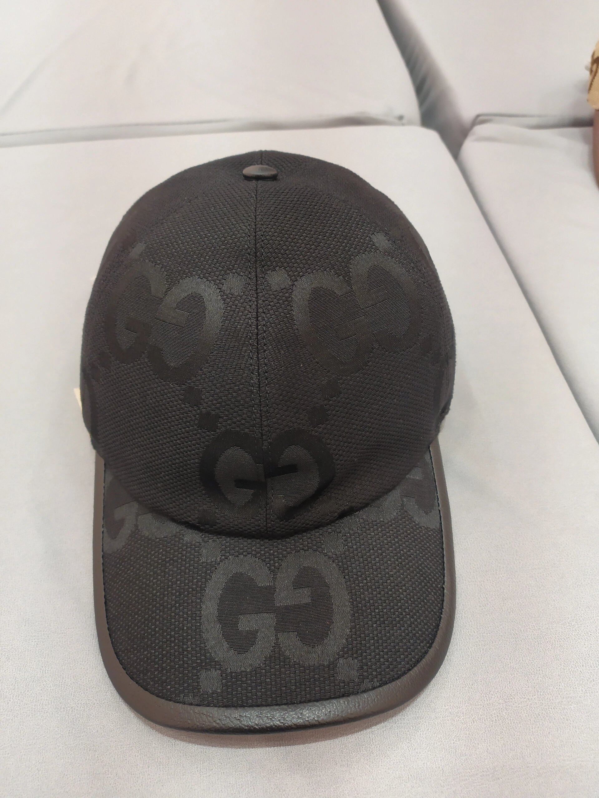 G*u*i hats
