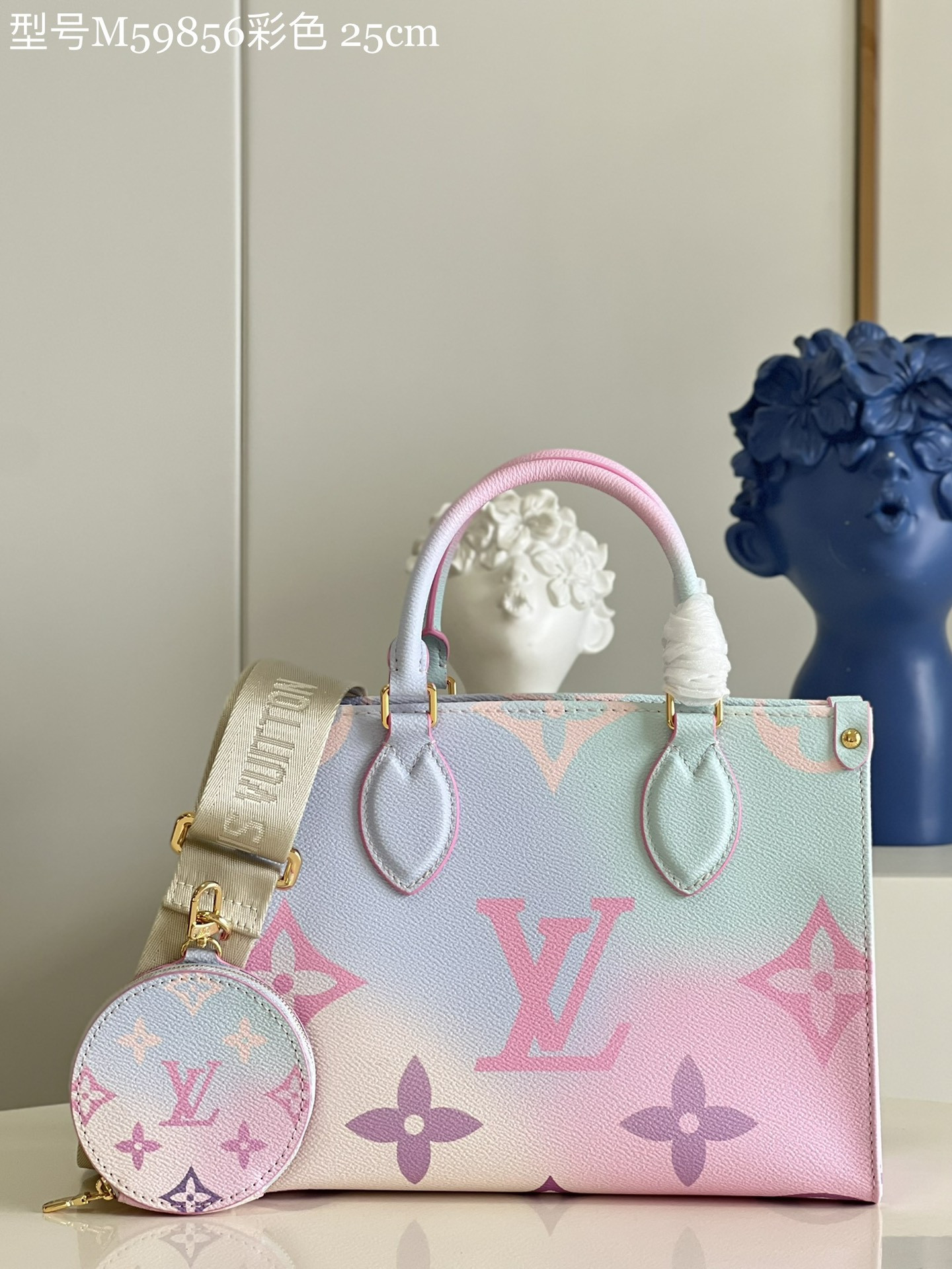 l0*is V*t0n onthego handbag-25*19*11.5 cm
