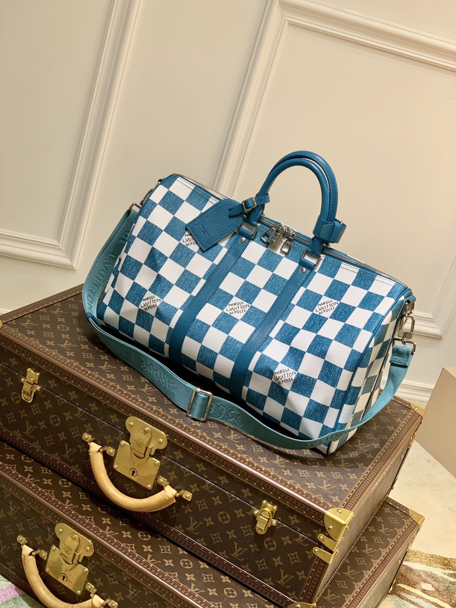 l0*is V*t0n keepall bandouliÈre 45-45 x 27 x 20cm