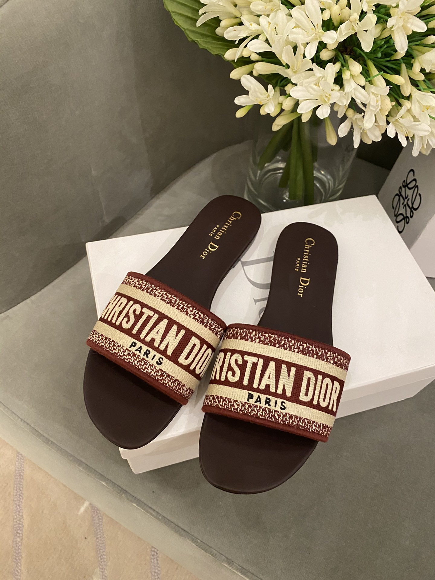 D*or slippers