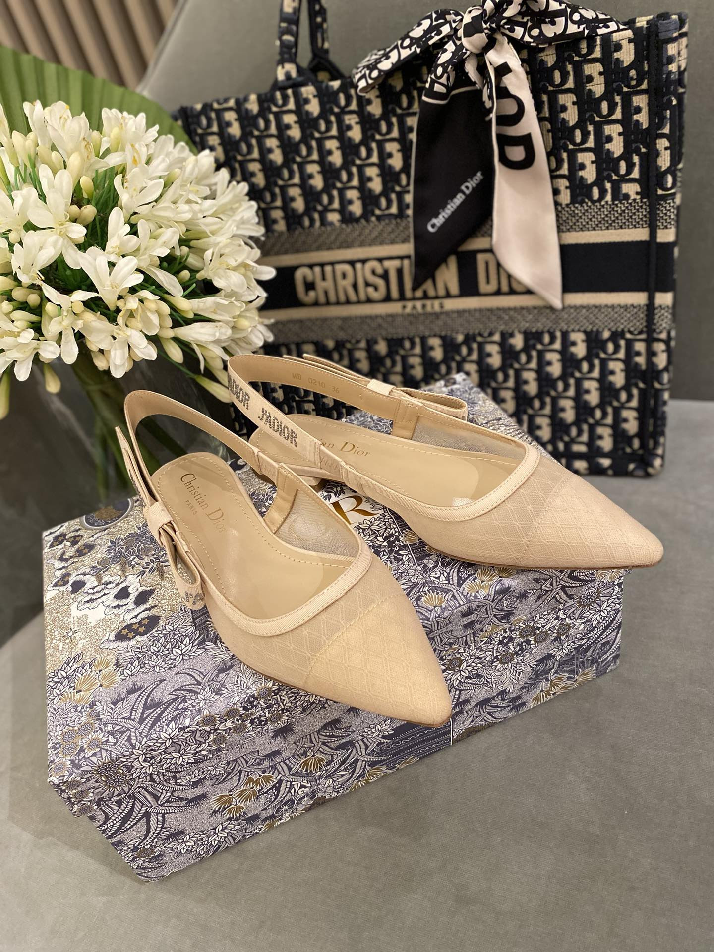 D*or flap shoes