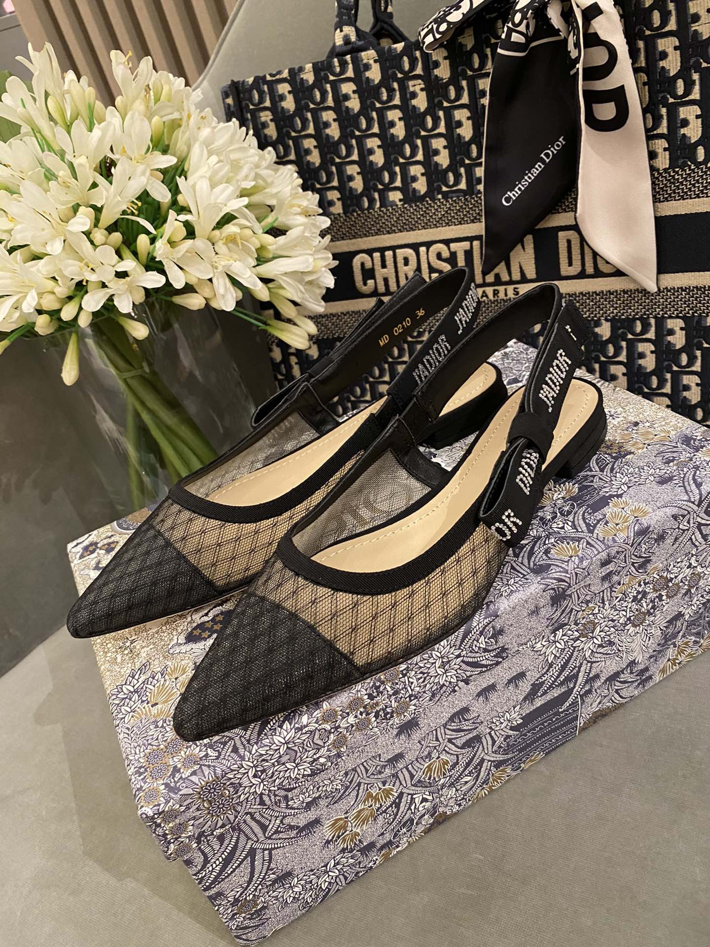 D*or flap shoes