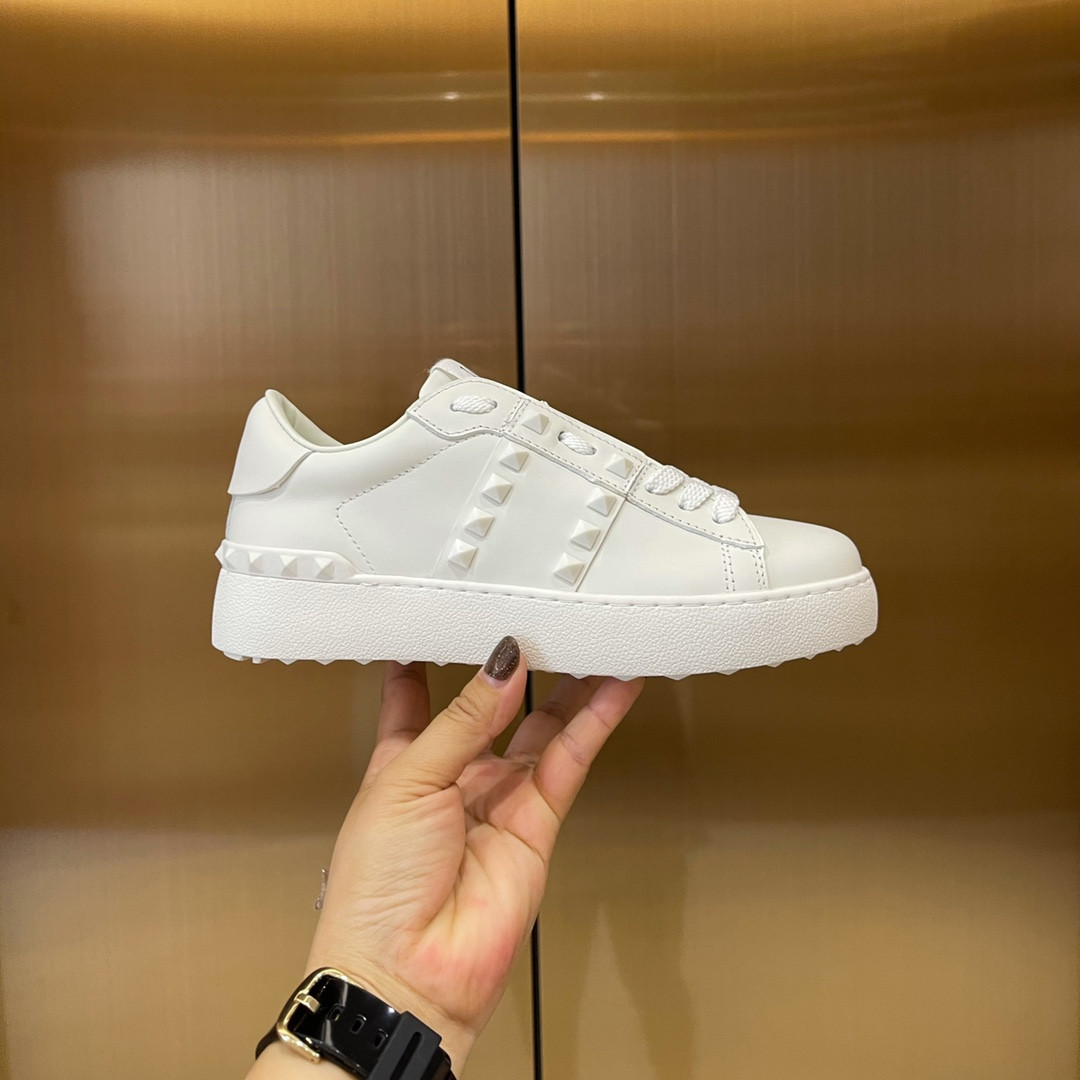 Va1e*ntin0 garavani sneakers