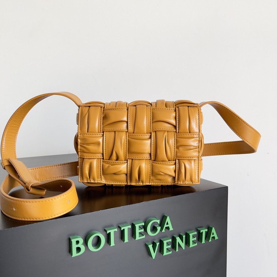 b0tte*a Ven*ta cassette bag-19*4*12cm